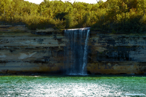 Spray Falls is sixty feet tall.
Click for larger picture.